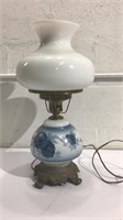 Victorian Ceramic & Brass Lamp K8B