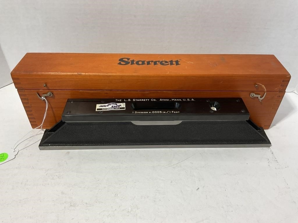 STARRET NO.199 MASTER PRECISION LEVEL IN WOOD CASE