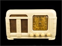 Vintage FADA Model 790 Plastic Case Tube Radio