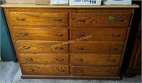 Oak Wide Dresser 62x24x45"
