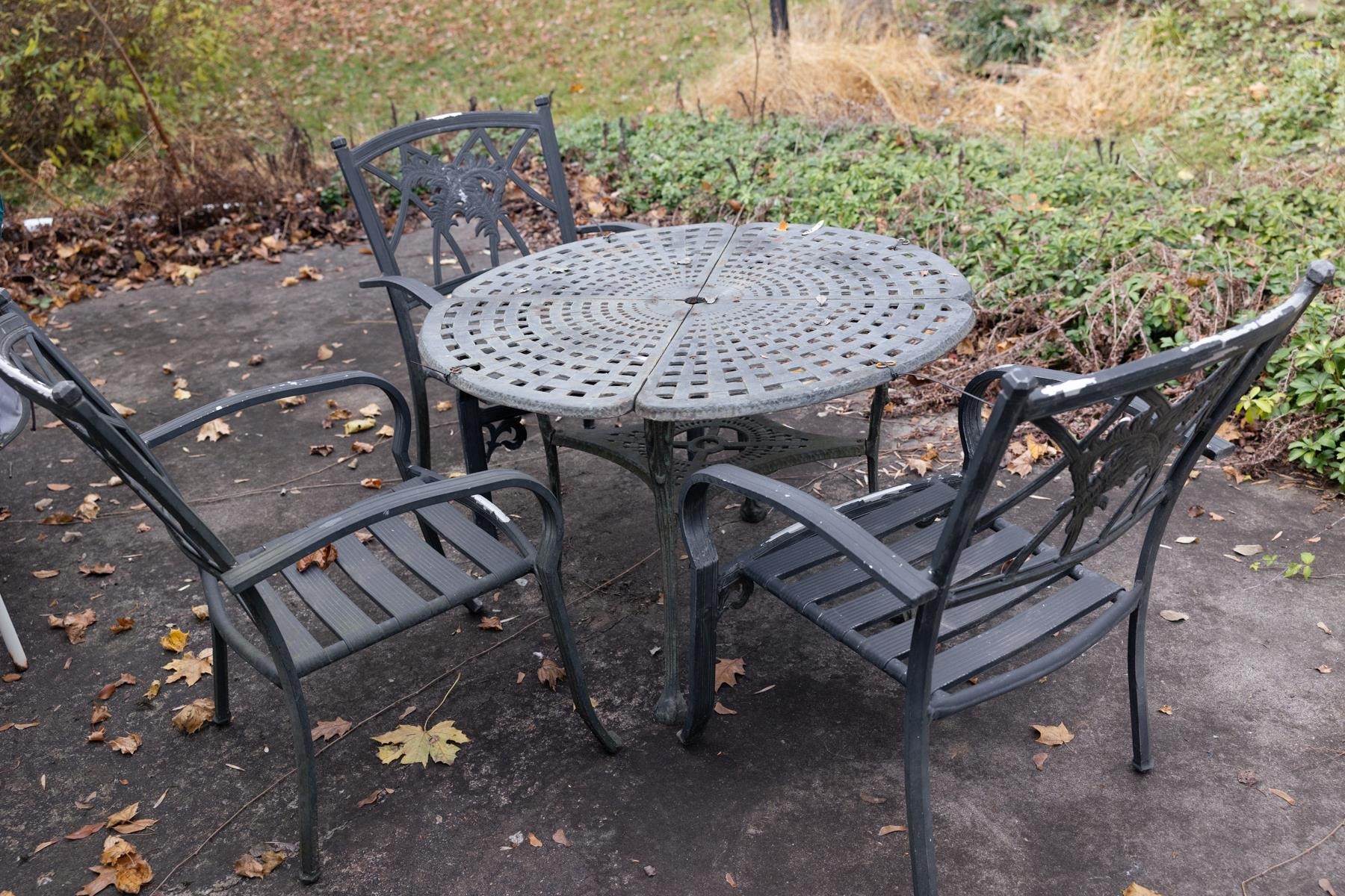 Outdoor Dining Table & Chairs - PICKUP ONLY