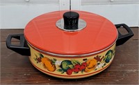 Vintage enamel Dutch oven pot - HEAVY & like new