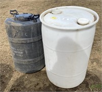 (CC) Plastic 30-40 Gallon Drums, Empty, 18x28in