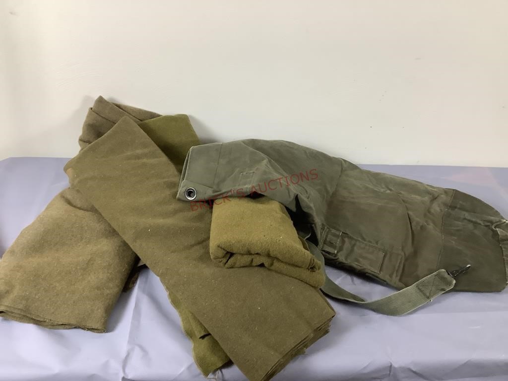 Military Green Wool Blankets and Duffle Bag