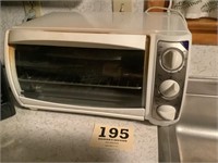 Electric toaster oven