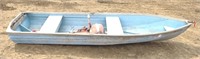 (AQ) 12' Aluminum Boat w/ Johnson Outboard