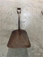 Vintage scoop shovel- see handle