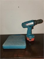 Thakita drill with accessories UNTESTED