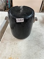 Heavy ice bucket - marble ? See chip