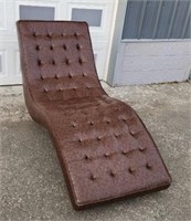 Vintage Padded Lounge Chair 28W×35×72"