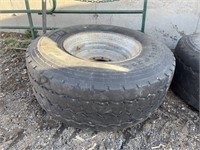 Tire & rim- 425/65R22.5