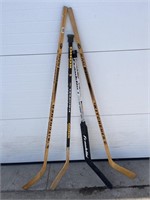 4 road hockey sticks