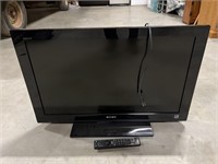 Sony Bravia TV w/ remote