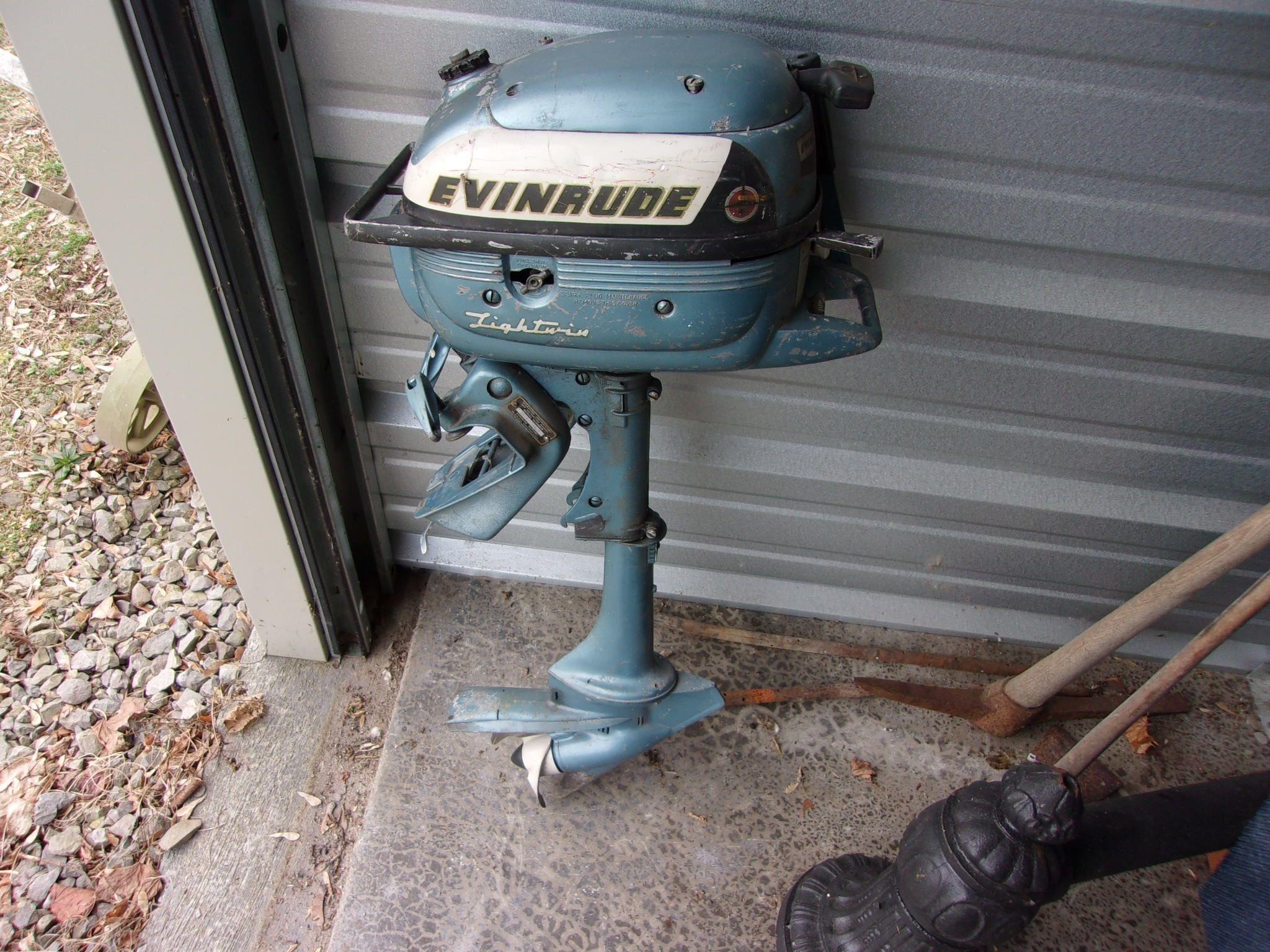 old outboard motor evinrude lightwin
