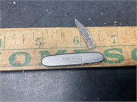 Small craftsman knife