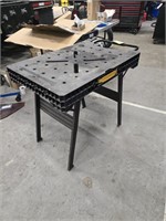 FOLDING TABLE