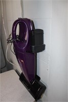 Eureka Cordless Quick-Up Vacuum (needs removal)