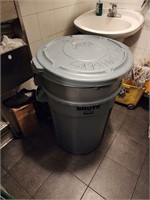 BRUTE TRASH CANS