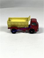 Matchbox No. 70 Yellow/Red Grit Spreading Truck 8