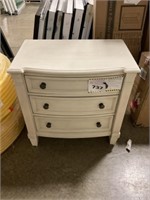 3 Drawer Dresser/Nightstand