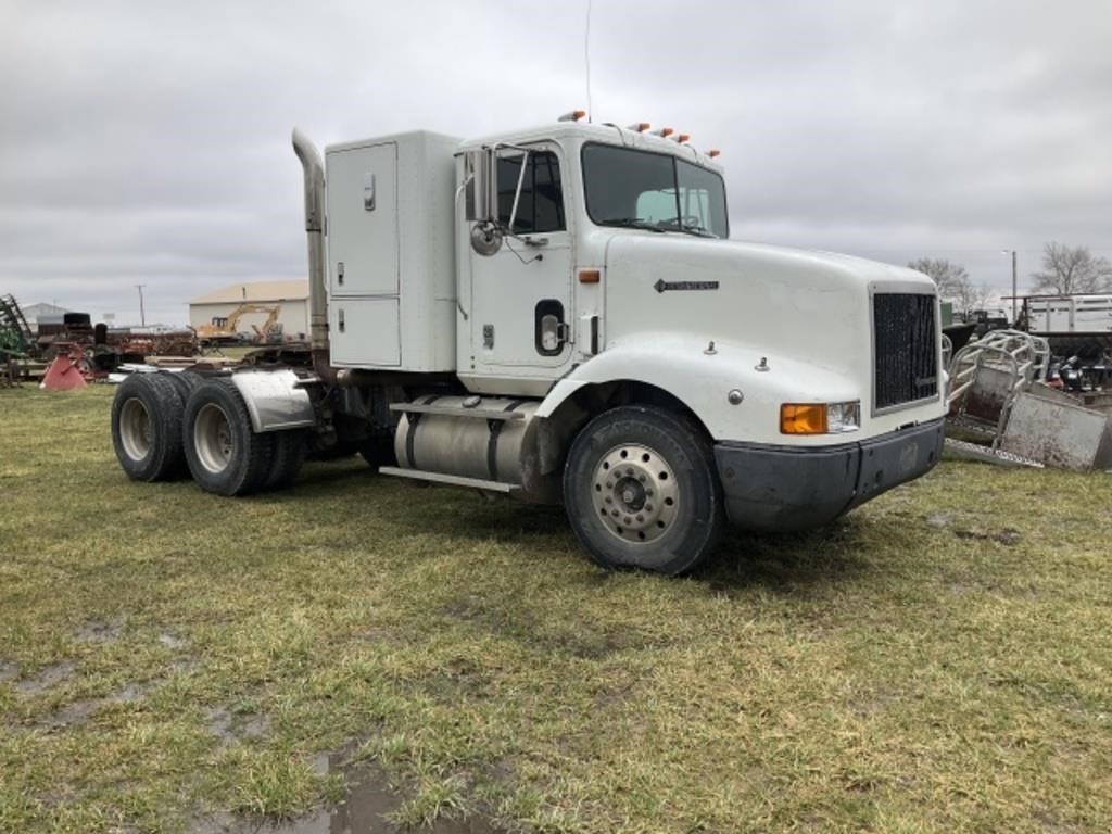 1995 International 9200 Semi Truck