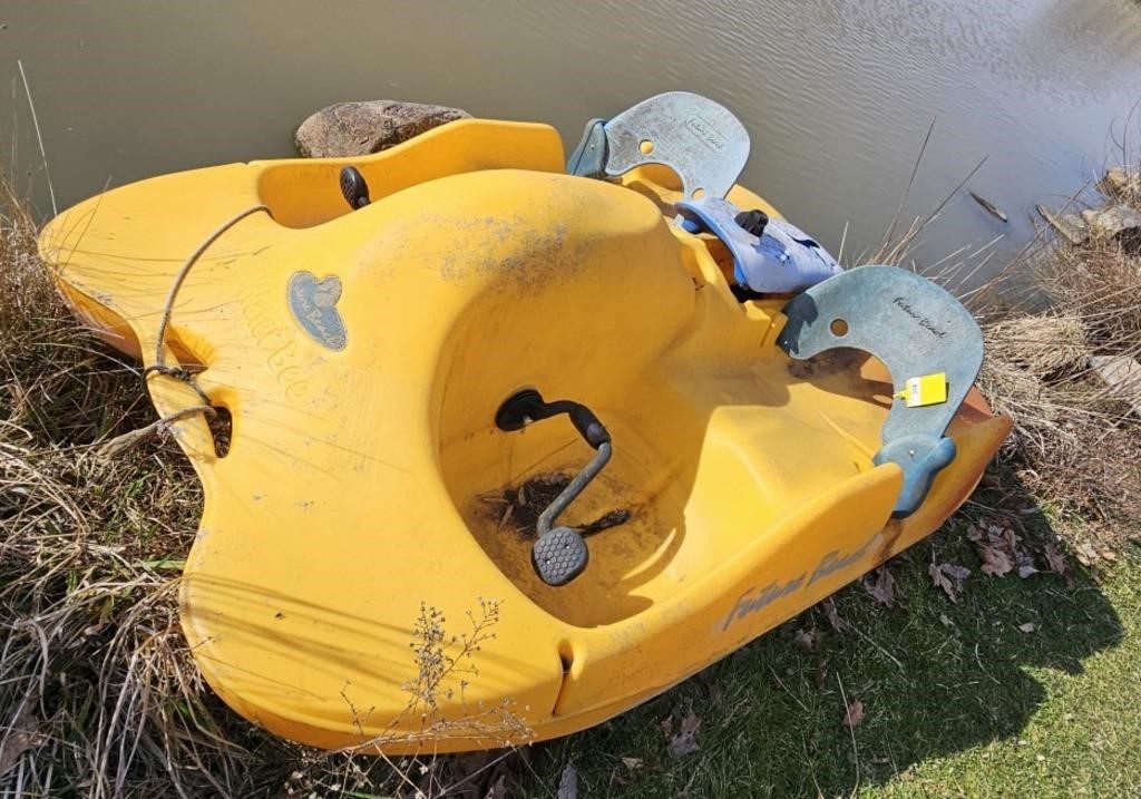 2 PERSON PADDLE BOAT