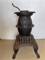 Leader Globe No. 28 Cast Iron Potbelly Stove