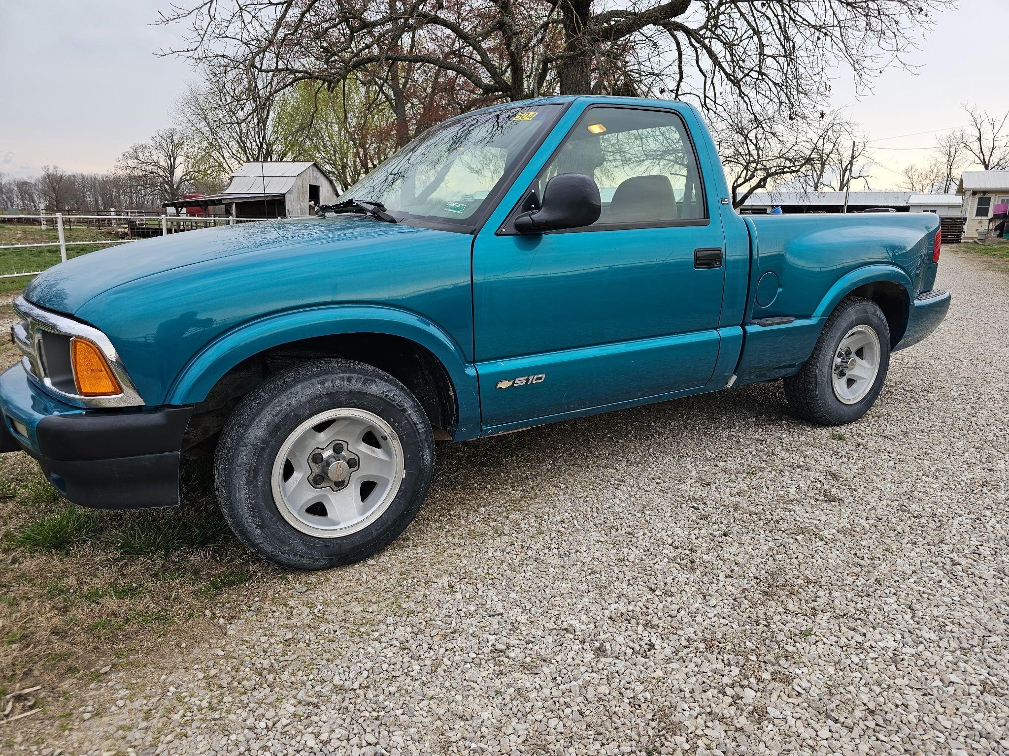 1996 Chevy S-10 91,655 miles 2X2 step side