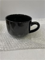 (2) 24 oz. Latte mugs. Black and white.