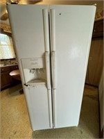 Frigidaire Refrigerator Freezer (Rough)