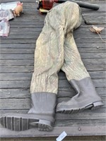 Real Tree Rubber Waders