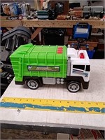 Toy garbage truck