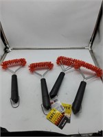 4 red nylon bristles brushes