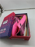 Goal for it pink size 3.5 kids shoes