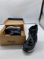 Weestep size 7 kids black boots