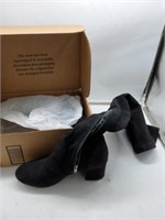 Size 8.5 black boots