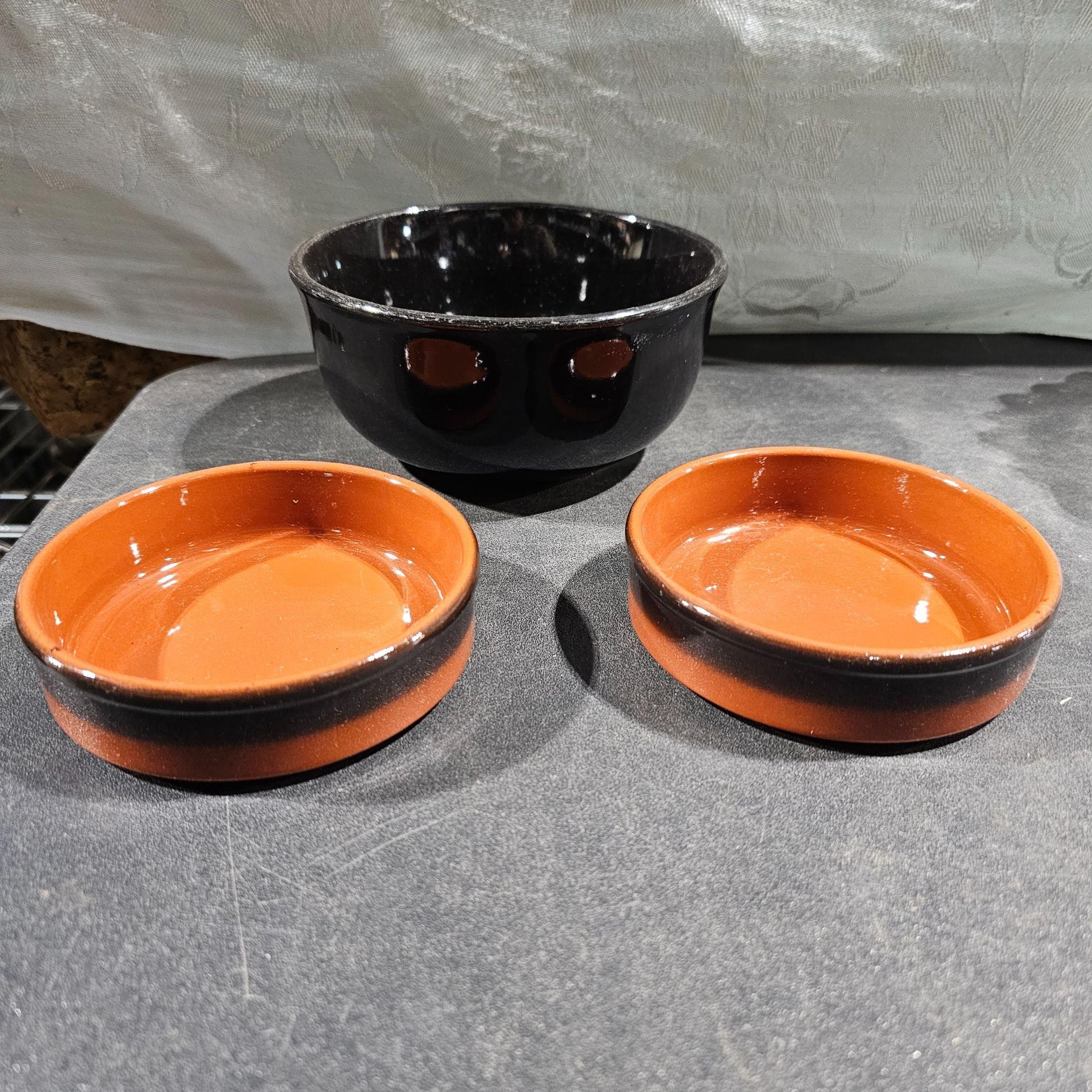 3 pottery dishes