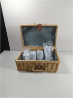 Vintage Wicker Picnic Basket With Plastic Cups