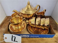 Royal Winton Teapot, Teacups & Saucers, More GOLD