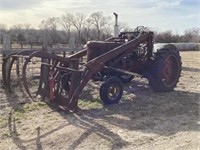 Farmall M Tractor w/Loader, gas, Grapple, No