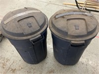 32 gallon garbage pails, lids