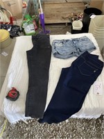 2 jeans/ 1 jean shorts