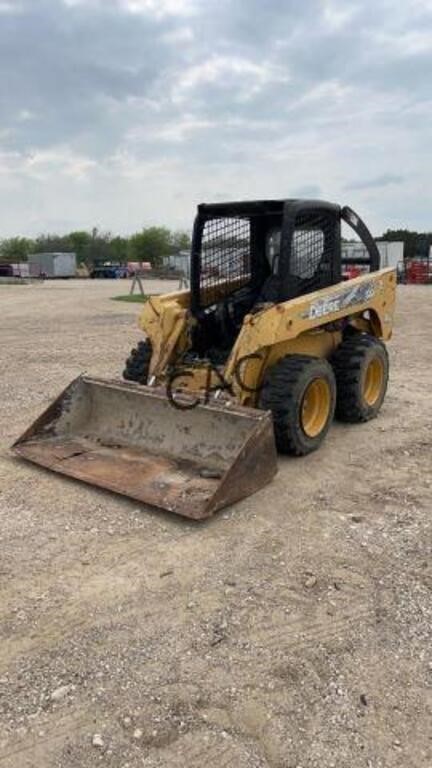 John Deere 320 Skidsteer