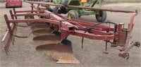 IH 560 plow