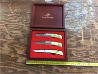3 Winchester knife set in wood box