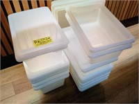 LOT OF WHITE CAMBRO WITH LIDS