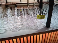 LOT OF WINE AND CHAMPAGNE GLASSES