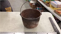 Footed cast iron kettle