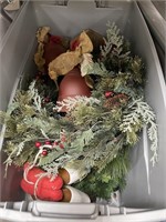 Sterlite 45Gal Tub w/Lid Christmas Wreaths +
