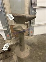 Anvil on stand  22" long